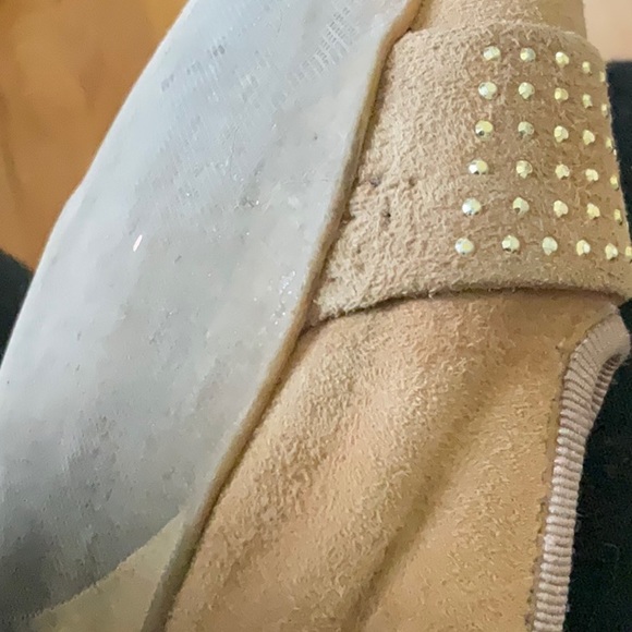 “ALFANI” Tan Coloured Suede Shoes with Studding and Gold Heels. - Picture 9 of 10